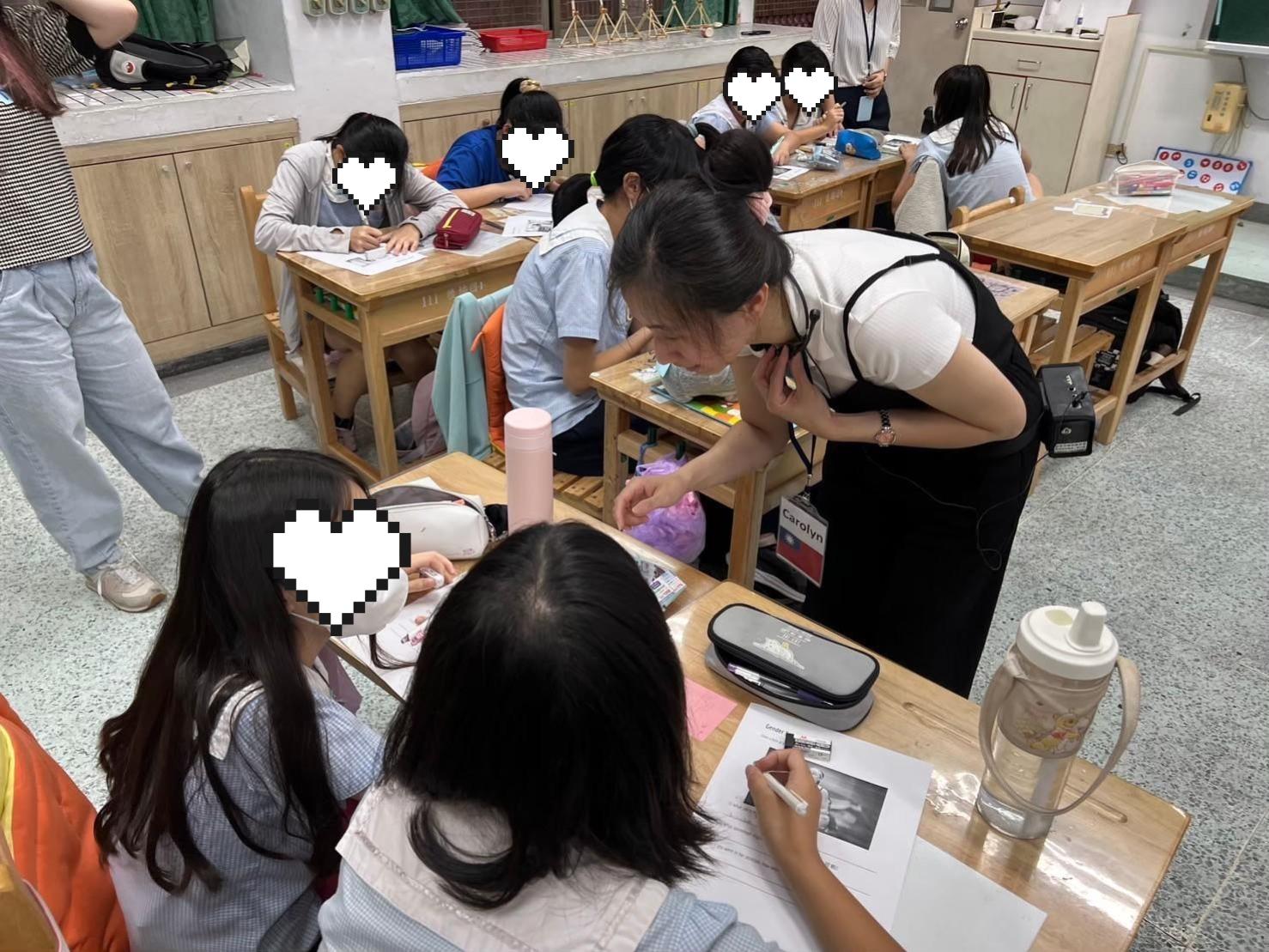 Houpu Elementary School Bilingual Trial Teaching 09